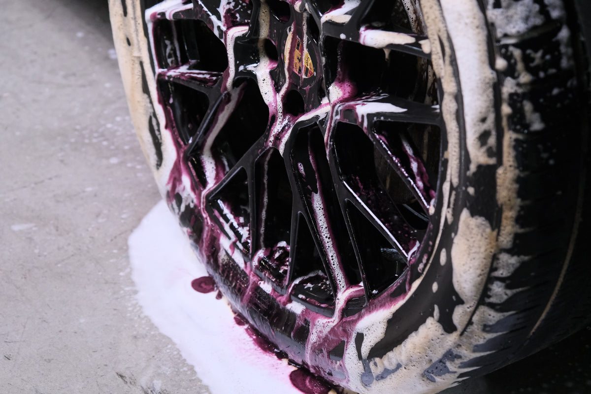 DEGREASING + WHEEL CLEANING SOLUTIONS