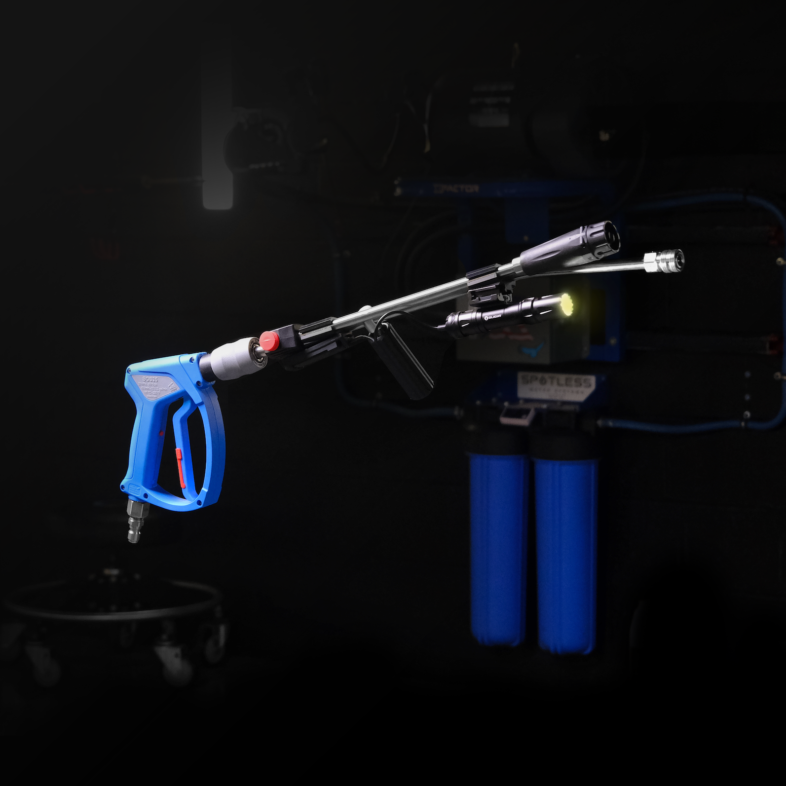 Sawed Off freedom Foamer foam lance with pressure washer on a dark background